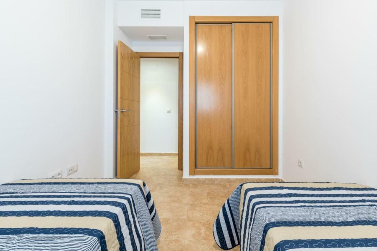 Comfortable, Close To The Beach, Pool, New, Paddle Apartment